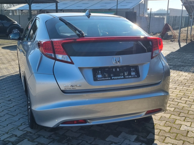 Honda Civic 1.6 дизел 120к.с. - автомобили, коли, обяви за нови и употребявани 8