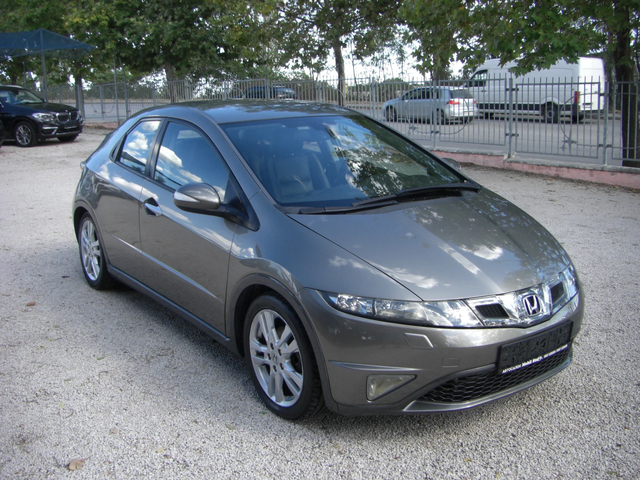 Honda Civic 2.2d FACCE NAVI 6ck. - автомобили, коли, обяви за нови и употребявани 6