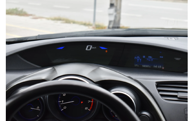 Honda Civic 1.8i* AUTOMAT* LED - автомобили, коли, обяви за нови и употребявани 13