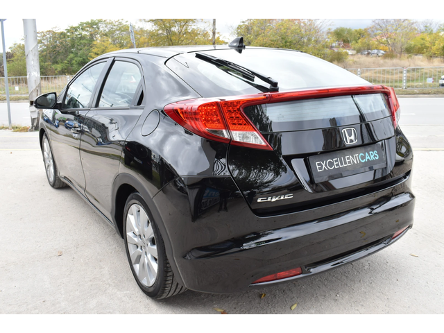 Honda Civic 1.8i* AUTOMAT* LED - автомобили, коли, обяви за нови и употребявани 3