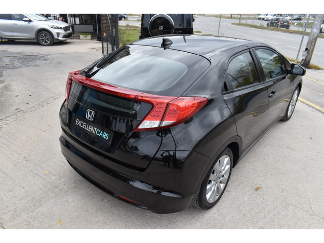 Honda Civic 1.8i* AUTOMAT* LED - автомобили, коли, обяви за нови и употребявани 4