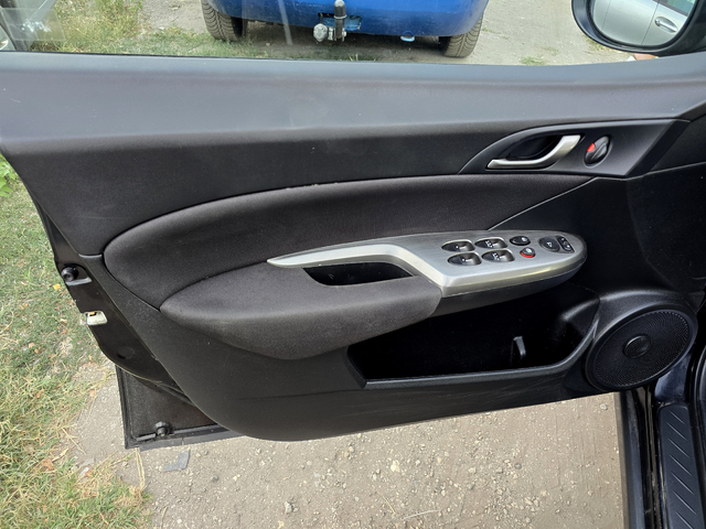 Honda Civic ТОП СЪСТОЯНИЕ/1.4/FACE/6ск - автомобили, коли, обяви за нови и употребявани 7