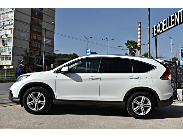Honda Cr-v 2.0i* 4x4* LED - автомобили, коли, обяви за нови и употребявани 2