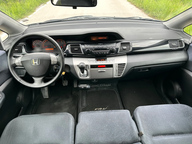 Honda Fr-v 1.7i - автомобили, коли, обяви за нови и употребявани 7