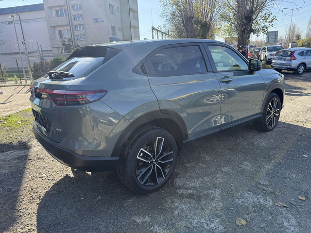 Honda Hr-v 1,5 e-HEV - автомобили, коли, обяви за нови и употребявани 5