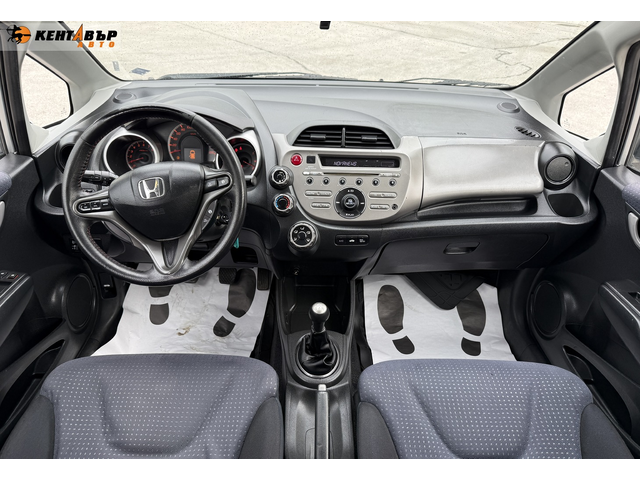 Honda Jazz 1.2i 90к.с. - автомобили, коли, обяви за нови и употребявани 8