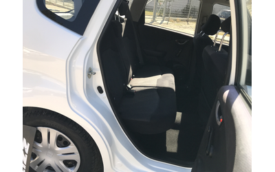 Honda Jazz 1,4 i-VTEC - автомобили, коли, обяви за нови и употребявани 11