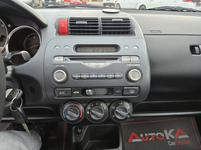 Honda Jazz 1.2i-78кс= FACELIFT= 178.000км= КЛИМАТИК - автомобили, коли, обяви за нови и употребявани 15