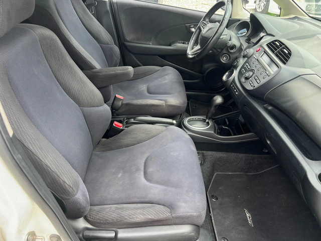 Honda Jazz 1.3 HYBRID - автомобили, коли, обяви за нови и употребявани 13