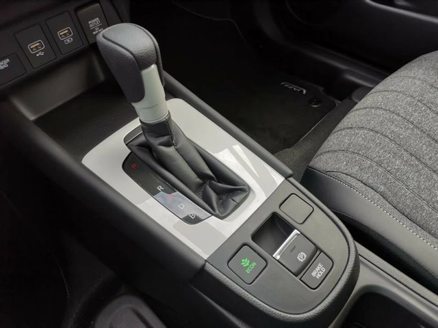 Honda Jazz 1.5 Hybrid Elegance - автомобили, коли, обяви за нови и употребявани 10