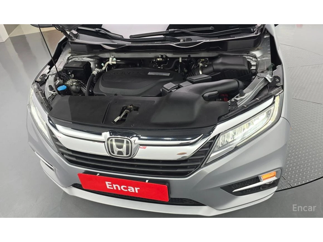 Honda Odyssey * ПОДГРЕВ* ОБДУХВАНЕ* КОЖА* ПАНОРАМА* FULL* КРАЙНА - автомобили, коли, обяви за нови и употребявани 4