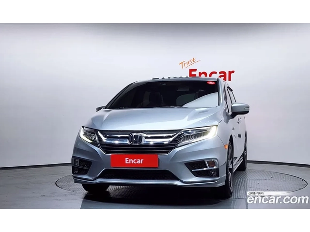 Honda Odyssey КОЖА| FWD| КАМЕРА| ЛИЗИНГ С ОДОБРЕНИЕ ДО 1 ЧАС - автомобили, коли, обяви за нови и употребявани 2