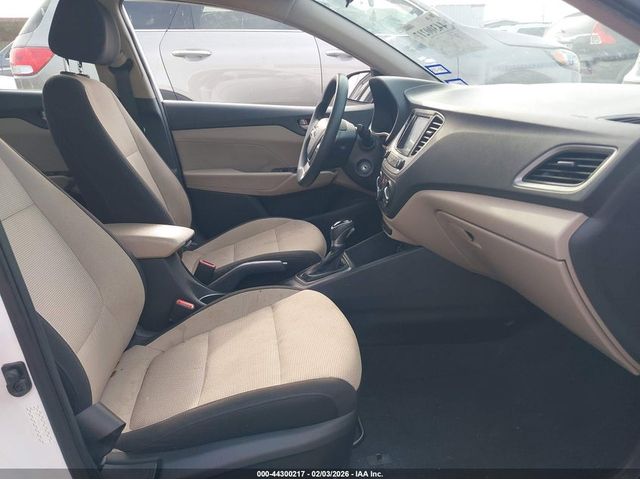 Hyundai Accent 1.6L I-4 DI, DOHC, VVT, 120HP Front Wheel Drive - автомобили, коли, обяви за нови и употребявани 4