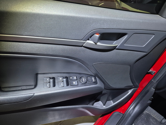 Hyundai Avante (Elantra) - автомобили, коли, обяви за нови и употребявани 7