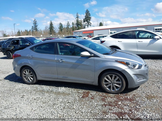 Hyundai Elantra 1.8L I-4 DOHC, VVT, 145HP Front Wheel Drive - автомобили, коли, обяви за нови и употребявани 11