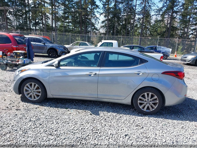 Hyundai Elantra 1.8L I-4 DOHC, VVT, 145HP Front Wheel Drive - автомобили, коли, обяви за нови и употребявани 12