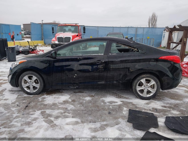 Hyundai Elantra 1.8L I-4 DOHC, VVT, 148HP Front Wheel Drive - автомобили, коли, обяви за нови и употребявани 13