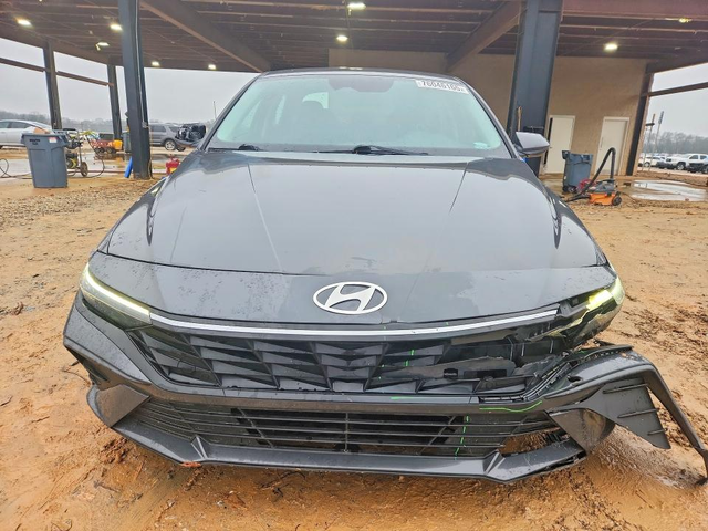 Hyundai Elantra 2.0L 4 Front-wheel Drive - автомобили, коли, обяви за нови и употребявани 4