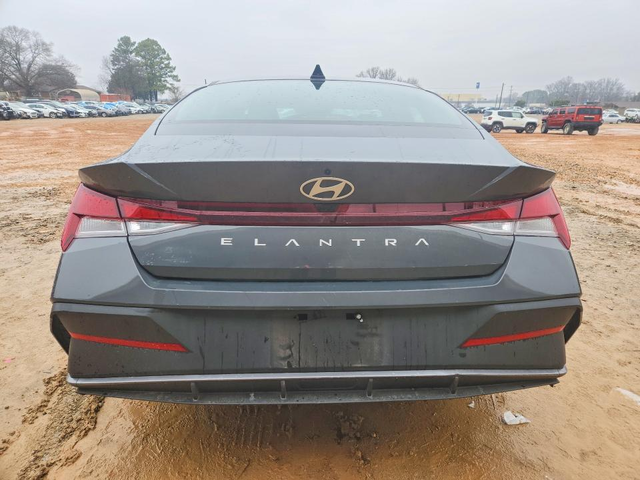 Hyundai Elantra 2.0L 4 Front-wheel Drive - автомобили, коли, обяви за нови и употребявани 5