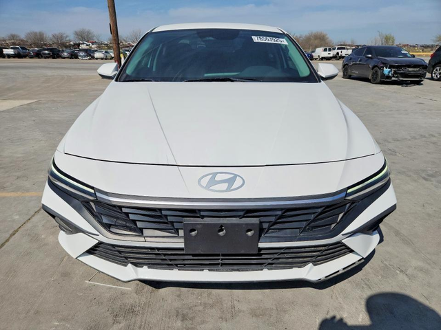 Hyundai Elantra 2.0L 4 FRONT WHEEL DRIVE - автомобили, коли, обяви за нови и употребявани 4