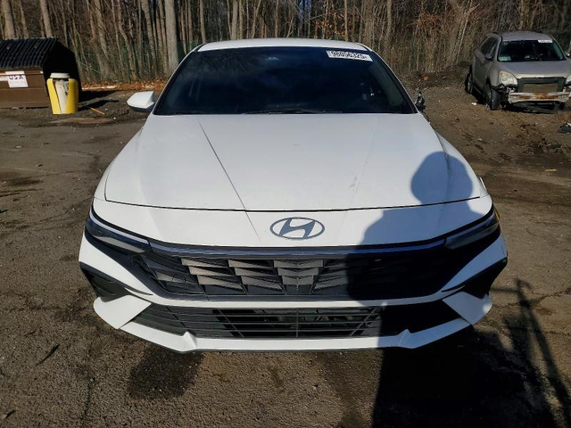 Hyundai Elantra 2.0L 4 Front-wheel Drive - автомобили, коли, обяви за нови и употребявани 5