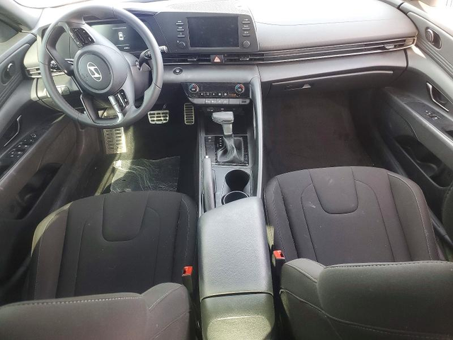 Hyundai Elantra 2.0L 4 Front-wheel Drive - автомобили, коли, обяви за нови и употребявани 8