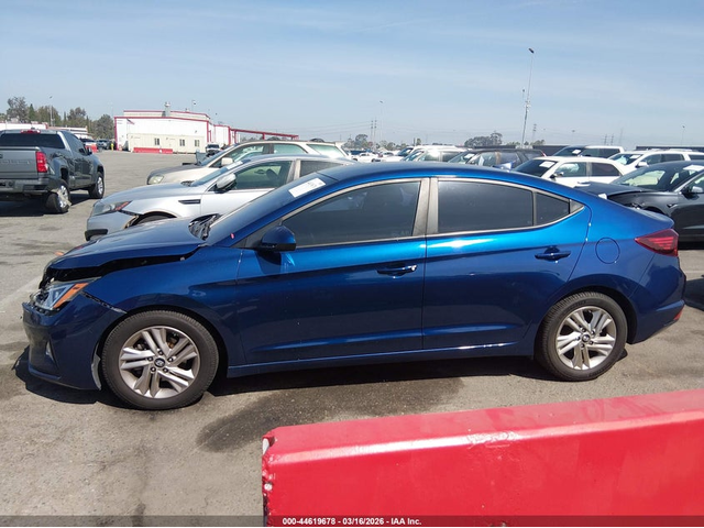 Hyundai Elantra 2.0L I-4 DOHC, VVT, 147HP Front Wheel Drive - автомобили, коли, обяви за нови и употребявани 13