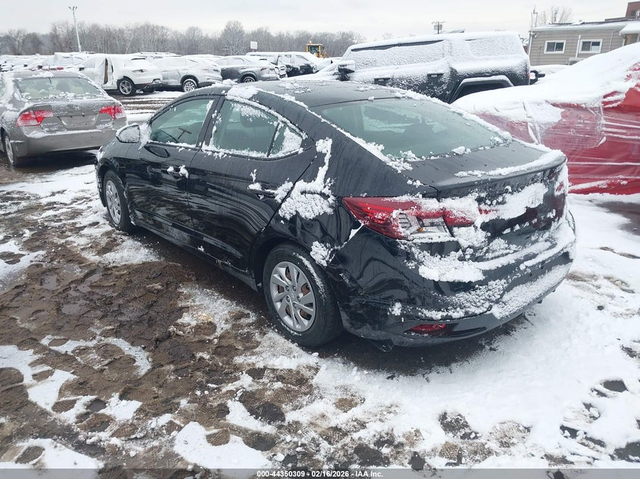 Hyundai Elantra 2.0L I-4 DOHC, VVT, 147HP Front Wheel Drive - автомобили, коли, обяви за нови и употребявани 2