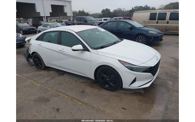 hyundai-elantra-2-0l-i-4-dohc-vvt-147hp-front-wheel-drive - 0