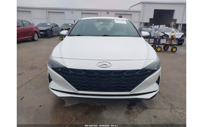 Hyundai Elantra 2.0L I-4 DOHC, VVT, 147HP Front Wheel Drive - автомобили, коли, обяви за нови и употребявани 11