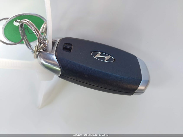 Hyundai Elantra 2.0L I-4 DOHC, VVT, 147HP Front Wheel Drive - автомобили, коли, обяви за нови и употребявани 10