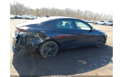 Hyundai Elantra 2.0L I-4 DOHC, VVT, 147HP Front Wheel Drive - автомобили, коли, обяви за нови и употребявани 12