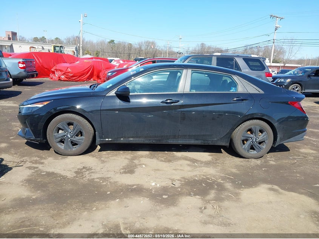 Hyundai Elantra 2.0L I-4 DOHC, VVT, 147HP Front Wheel Drive - автомобили, коли, обяви за нови и употребявани 13