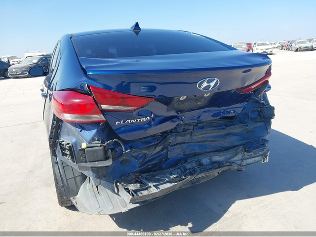 Hyundai Elantra 2.0L I-4 DOHC, VVT, 147HP Front Wheel Drive - автомобили, коли, обяви за нови и употребявани 5