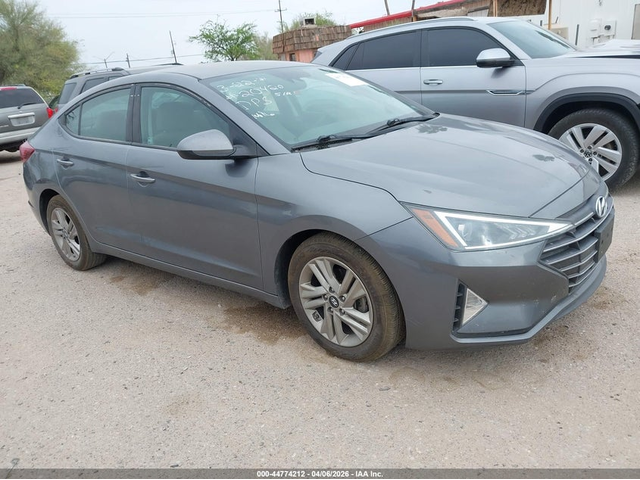 Hyundai Elantra 2.0L I-4 DOHC, VVT, 147HP Front Wheel Drive - автомобили, коли, обяви за нови и употребявани 0