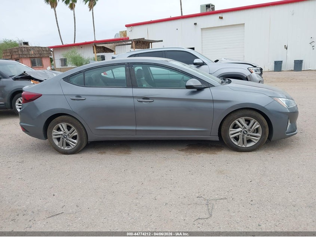 Hyundai Elantra 2.0L I-4 DOHC, VVT, 147HP Front Wheel Drive - автомобили, коли, обяви за нови и употребявани 12