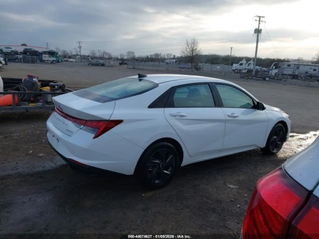 Hyundai Elantra HYBRID BLUE - автомобили, коли, обяви за нови и употребявани 8