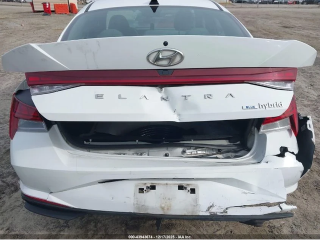 Hyundai Elantra Hybrid Blue - автомобили, коли, обяви за нови и употребявани 15