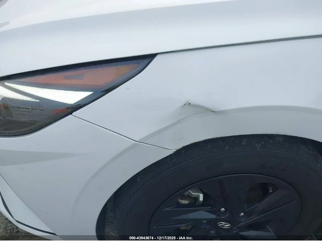 Hyundai Elantra Hybrid Blue - автомобили, коли, обяви за нови и употребявани 16