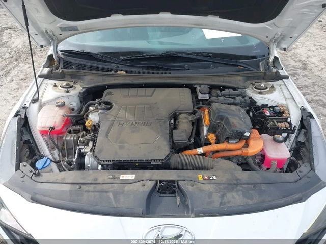 Hyundai Elantra Hybrid Blue - автомобили, коли, обяви за нови и употребявани 8