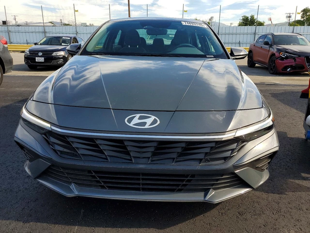 Hyundai Elantra SEL - автомобили, коли, обяви за нови и употребявани 1