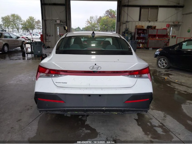 Hyundai Elantra SEL - автомобили, коли, обяви за нови и употребявани 4