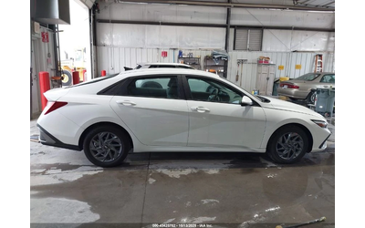 Hyundai Elantra SEL - автомобили, коли, обяви за нови и употребявани 8