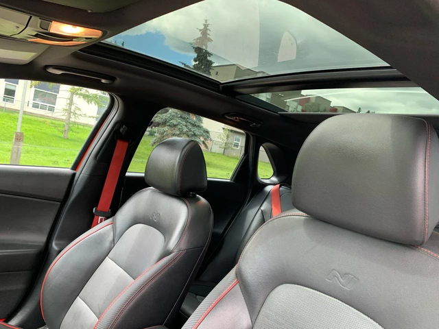 Hyundai Elantra N LINE ULTIMATE С РЕГИСТРАЦИЯ & АВТО КРЕДИТ - автомобили, коли, обяви за нови и употребявани 13