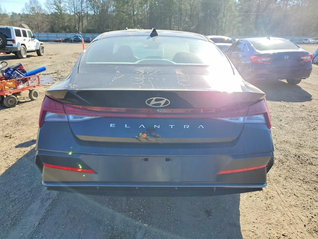 Hyundai Elantra 2.0* SEL* РЕАЛНИ КМ* ПЕРФЕКТНА - автомобили, коли, обяви за нови и употребявани 5