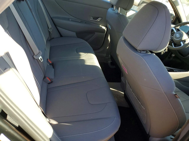 Hyundai Elantra 2.0* SEL* РЕАЛНИ КМ* ПЕРФЕКТНА - автомобили, коли, обяви за нови и употребявани 9