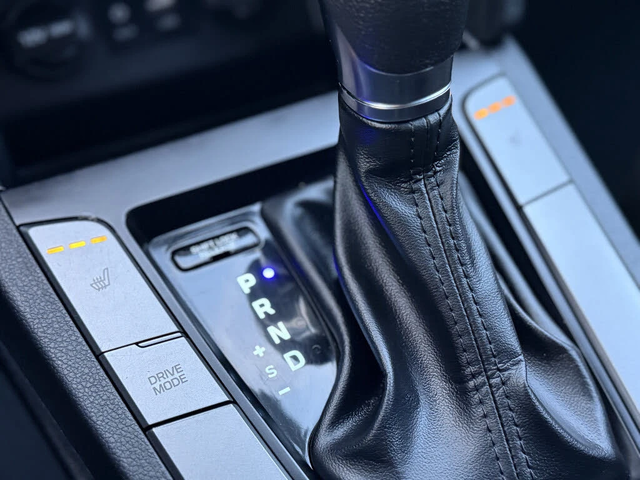 Hyundai Elantra Essential FWD* АвтоКреди* (ЦЕНА ДО БГ) - автомобили, коли, обяви за нови и употребявани 11