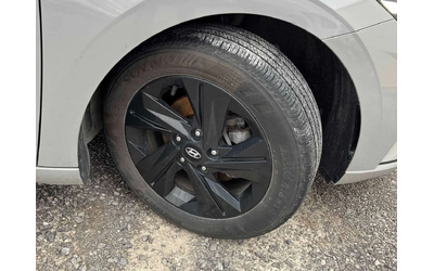 Hyundai Elantra | Preferred | ПОДГРЕВ | CARFAX | - автомобили, коли, обяви за нови и употребявани 6