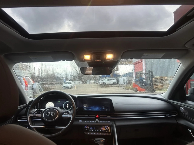 Hyundai Elantra 2.0 MPi - Газ/Бензин - автомобили, коли, обяви за нови и употребявани 15