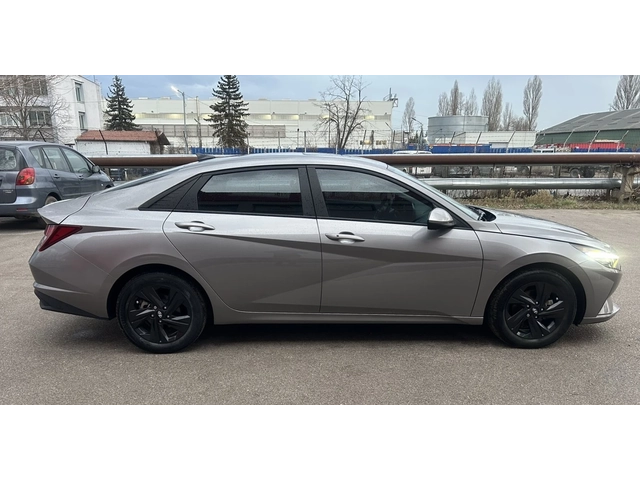 Hyundai Elantra 2.0 MPi - Газ/Бензин - автомобили, коли, обяви за нови и употребявани 2